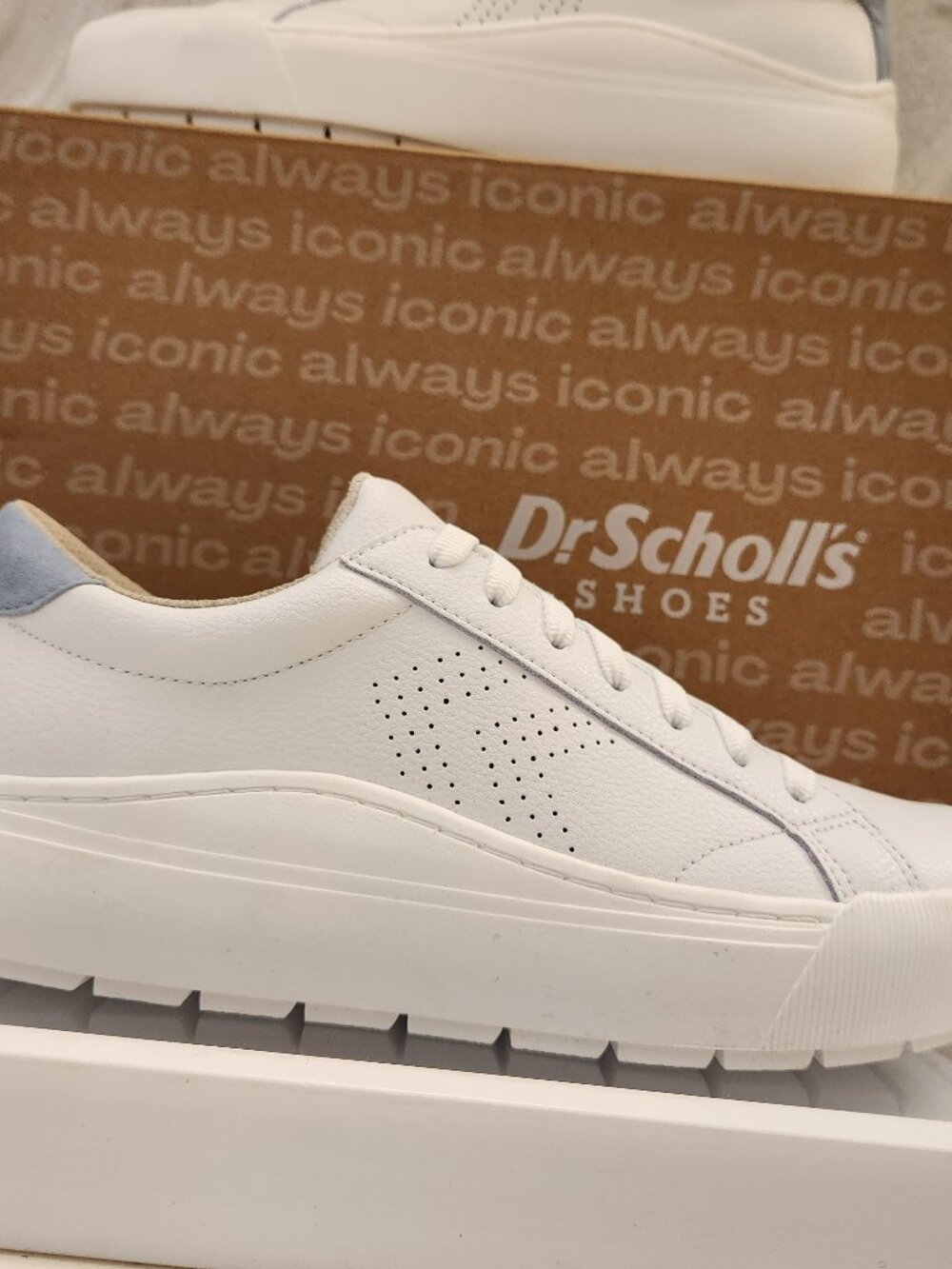 Dr. Scholl's Take it Easy White leather sneakers. NIB. Size 9